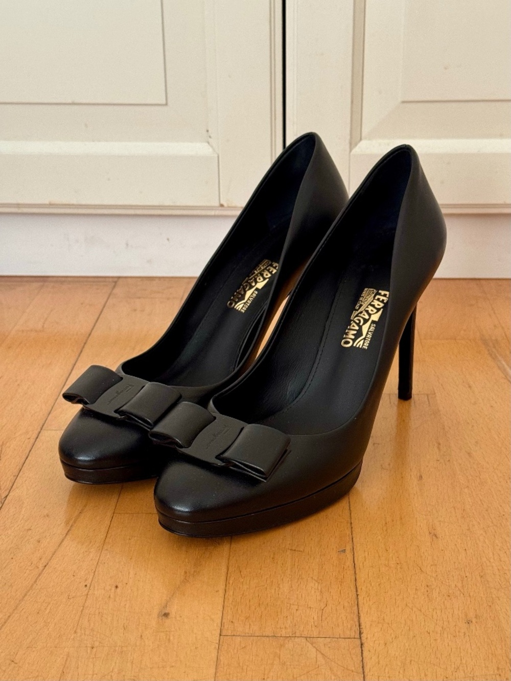 Salvatore Ferragamo Osimo Pumps Black 10.5